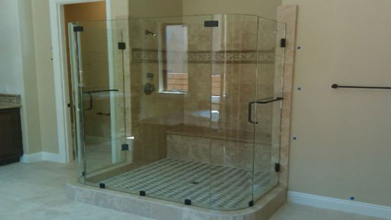 Why Consider Custom Glass Shower Enclosures for Your Illinois Home