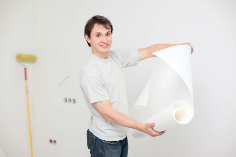 Reasons to Consider Putting Wood Wallpaper on the Walls of Your Home